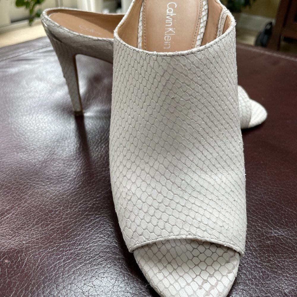Calvin Klein Toeless Heels Bone 7.5 - Picture 1 of 7